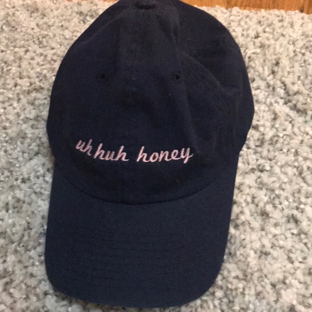 Brandy Melville Uh huh honey cap